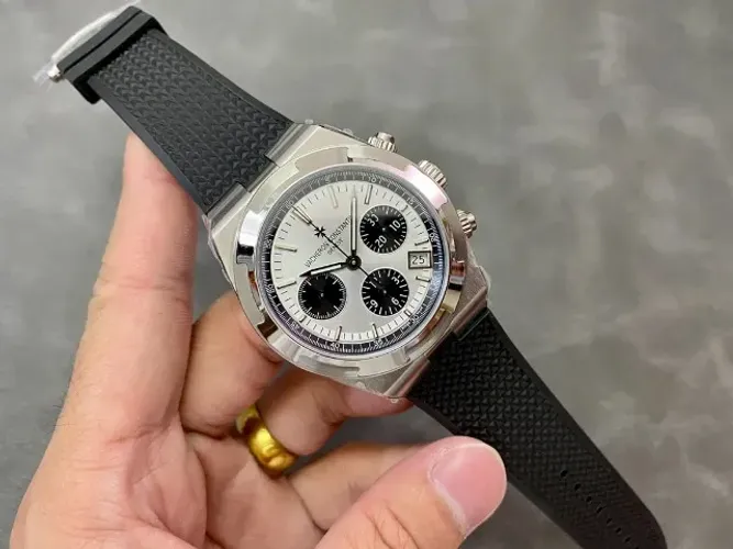 Relógio Vacheron Constantin Overseas Chronograph 5500V Panda Dial