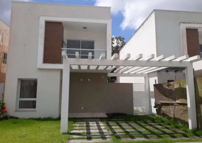ALUGA-SE Casa com 3 Suítes no Condomínio Seletto bairro Sim