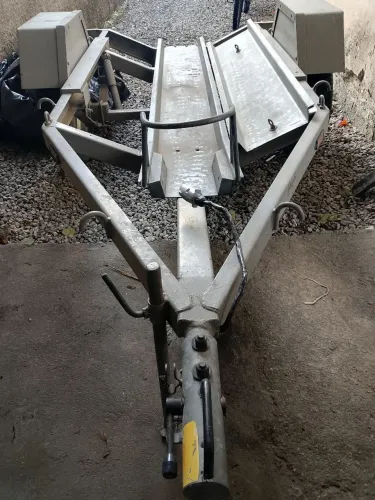 Carretinha asa delta ou plataforma rebaixada 