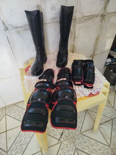 Equipamentos de proteção O/ motociclista 