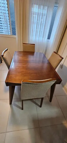 Mesa de jantar madeira maciça extensível com 4 cadeiras