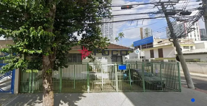Casa comercial - bairro centro - esquina -6 salões - 200m de área construída