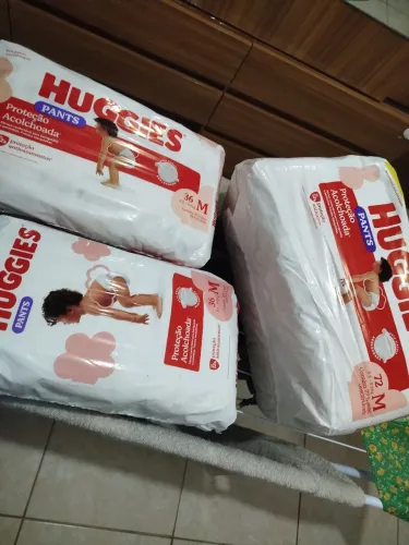 144 fraldas pacote fechado Huggies Pants M