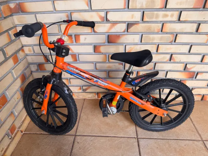 bicicleta infantil Nathor Extreme, Aro 16, na cor laranja.