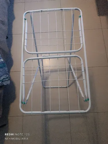 varal de chão dobrável com abas em aço (padrão Slim)