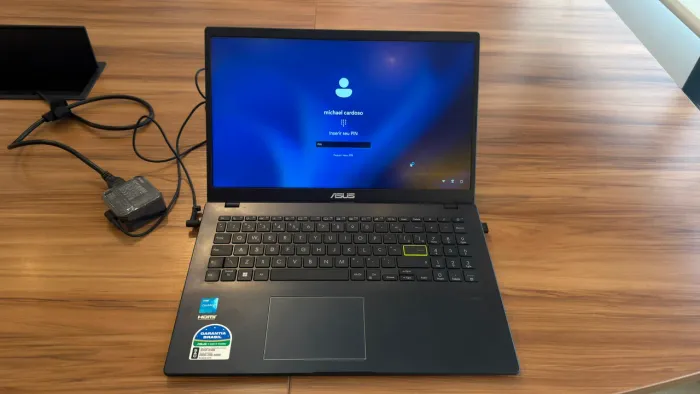 OPORTUNIDADE! NOTEBOOK ASUS VIVOBOOK GO - SEMINOVO