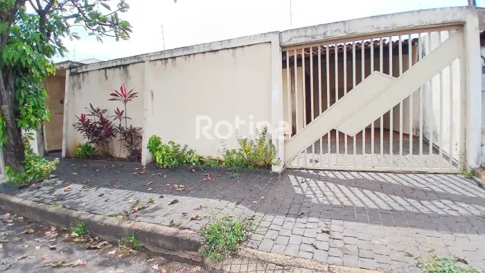 Casa para alugar, 3 quartos, Santa Mônica - Uberlândia/MG - Rotina Imobiliária