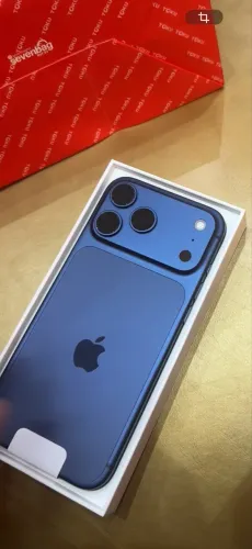 17 pro max azul