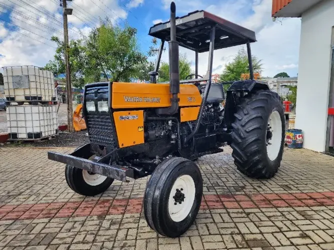 Trator Agrícola Valtra Valmet 785 4x2 (Simples), Ano 2000