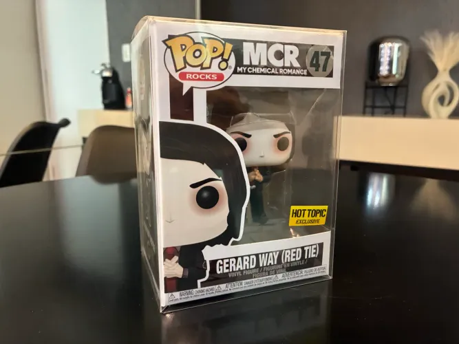 Funko Pop Rocks - My Chemical Romance - Gerard Way Red Tie