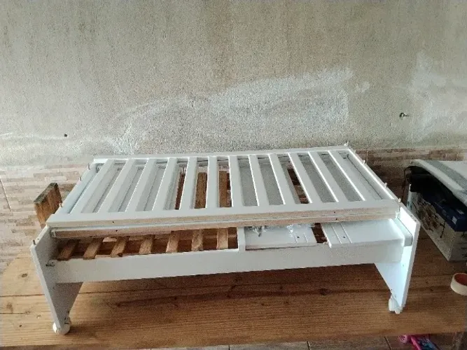 Berço que vira cama