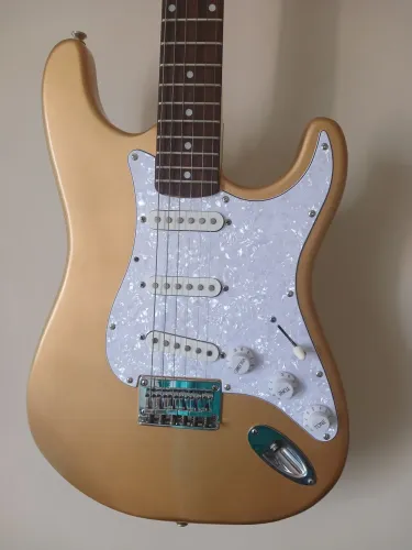Guitarra Squier Indonésia 
