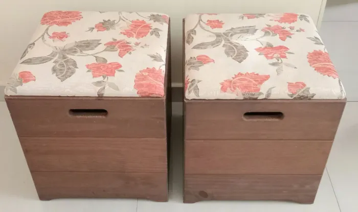 Kit 2 puff baú de madeira maciça com assento estofado