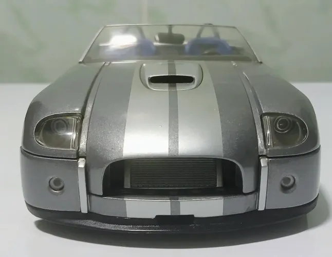 Miniatura 1/18 Ford Shelby cobra Concept