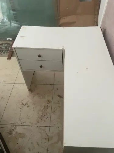 Mesas manicure em L como cadeira e apoio de pé para spa dos pés
