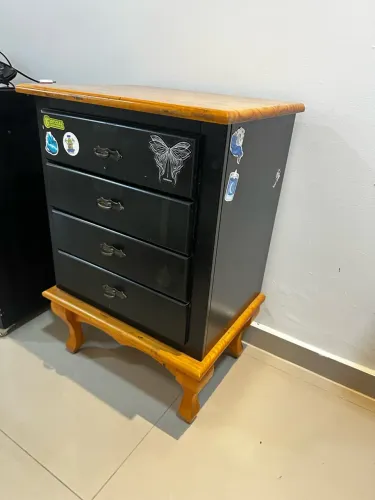 Vendo bancada com 4 gavestas
