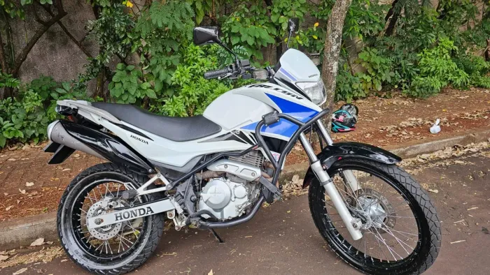 Honda falcon NX 400i 2015