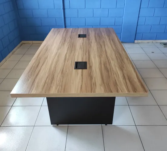 Mesa Para Reunião 2,40 x 1,20 em 6x no cartão
