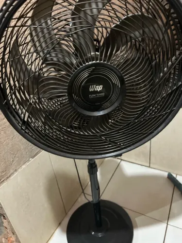 Vendo ventilador Wap semi novo