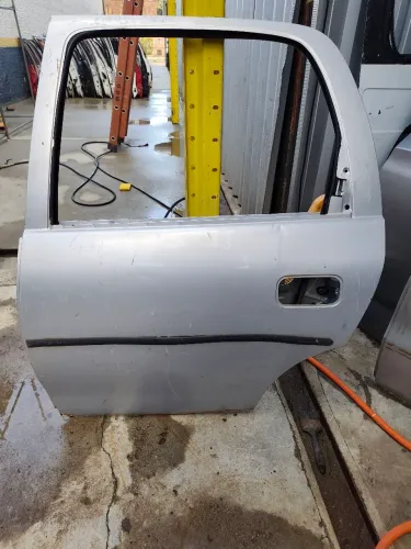Porta traseira esquerda Corsa Classic Sedan