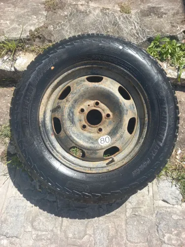 Pneu michilin 215/65 r16 novo
