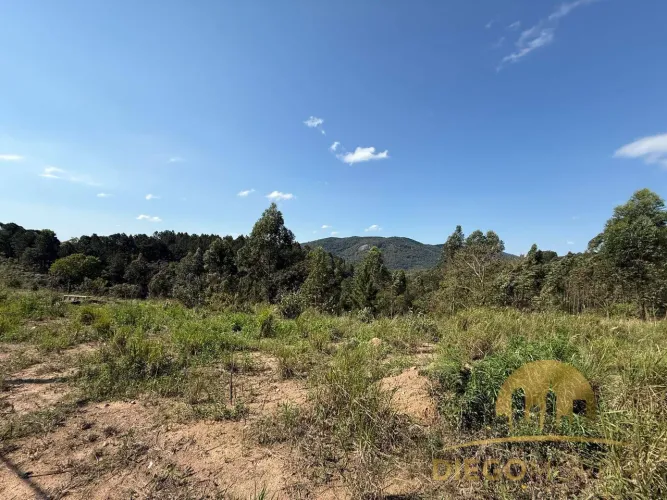 Terrenos à venda com 1.500 m²