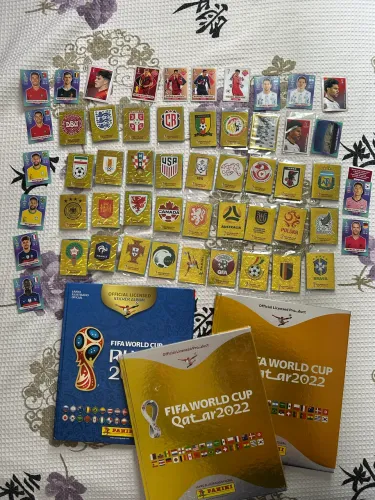Álbum Dourado Lacrado da Copa completo pra colar 2022 (2) + Copa 2018 (1)