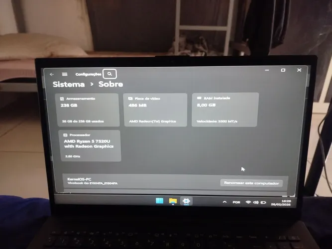 Notebook novo, 2 meses de uso, na caixa.