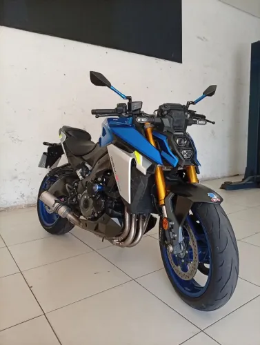 SUZUKI GSX-S1000 (EXTRA 2024)