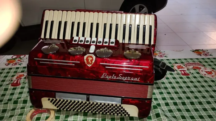 Sanfona /acordion Paolo Soprano 120 baixos