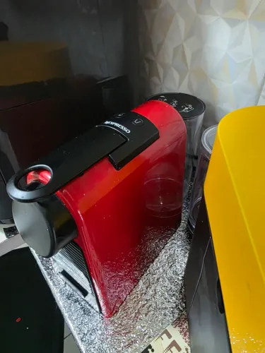Nespresso Inissia Vermelha