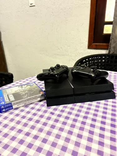 PS4 Completo + 2 Controles + 2 Jogos Mídia Física