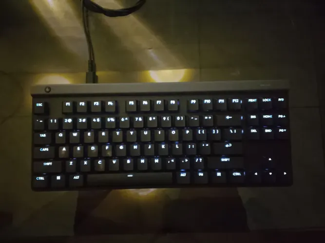 Teclado Logitech G515TKL
