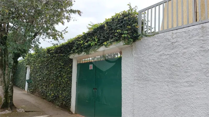 Ótima Residência em Granja Vianna para locação comercial ou residencial ou venda