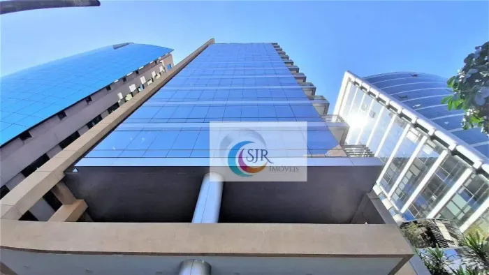 Laje comercial com área útil de 311,00m² com 10 vagas de garagem