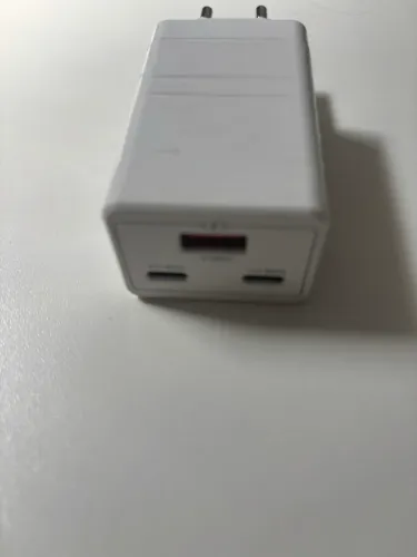 Carregador celular e notebook