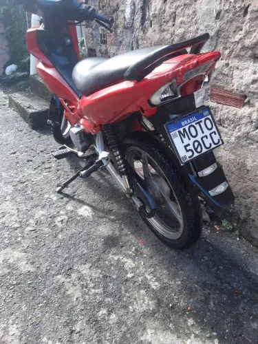 Vendo moto 50 cilindradas