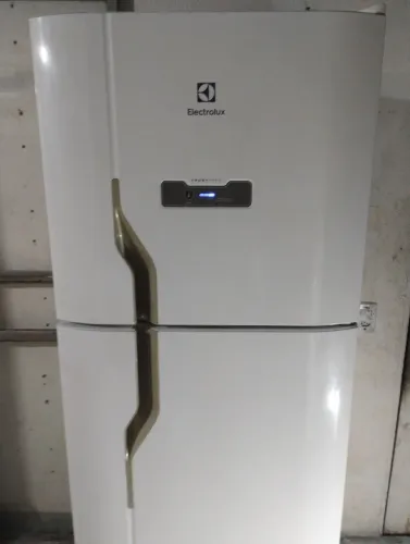 Geladeira Electrolux Frost Free ENTREGO 