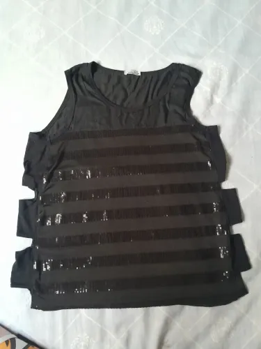 Blusas com paete preta