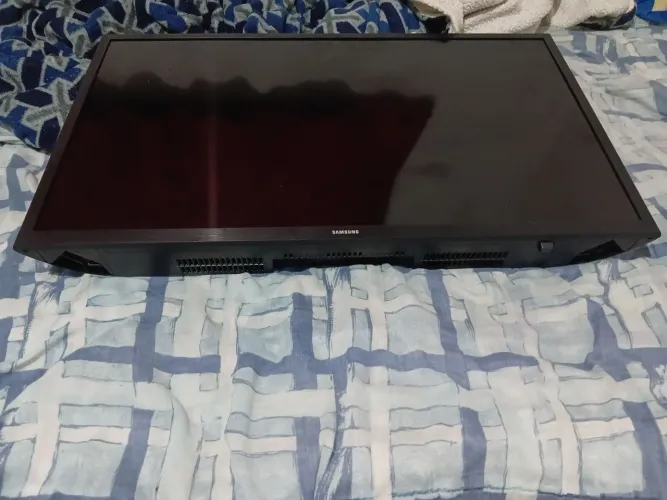 TV Samsung Smart tv 32 polegadas de HDMI usbLED FUNCIONA PERFEITAMENTE NOVA EM BOM ESTADO