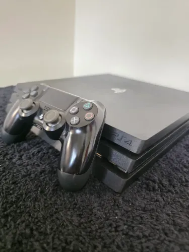 PS4 PRO 1TB + CONTROLE + JOGO