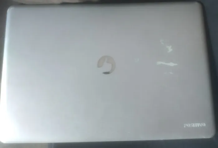 Vende-se notebook positivo funcionando apenas descarregado .