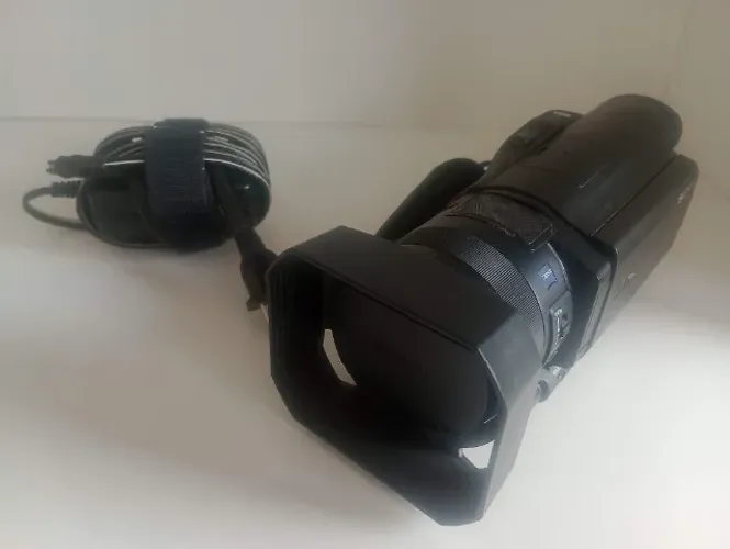 Filmadora Semiprofissional Sony AX100