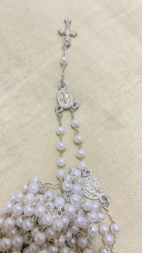 Mini terço branco 