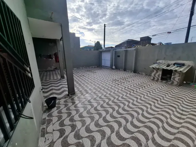 Casa de esquina com vocação comercial a poucos passos da Mozart Lucena