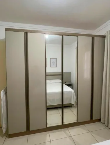 Guarda-roupa seminovo
