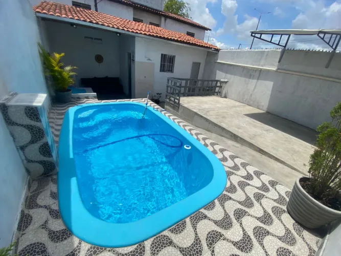 ALUGO ESPAÇO COM PISCINA