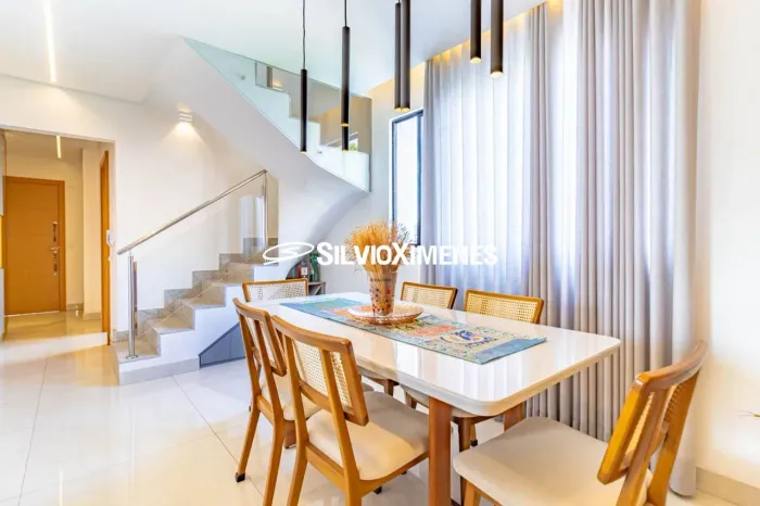 Residencial Cobertura no Sagrada Família com 121,19 (M²), 2 quartos e 2 vagas para Venda