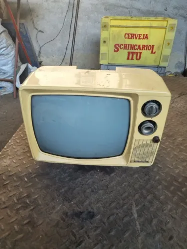 Tv antiga