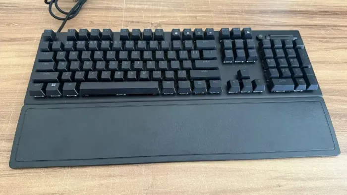 Teclado Razer Blackwidow V3 com fio  somente teclado e apoio de pulso, sem caixa